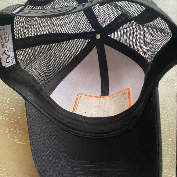 Realtree adjustable hat - Picture 3 of 3